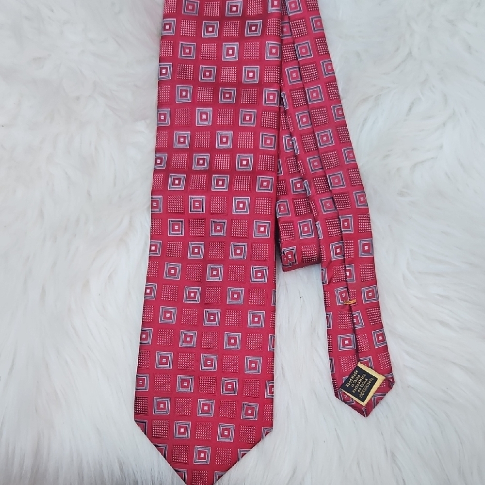 Donald J. Trump Signature Collection Red Geometric Silk Tie - Picture 5 of 6